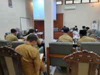 Foto: Komisi III DPRD Banyuwangi, saat menggelar rapat kerja bersama sejumlah SKPD, guna mencermati penurunan proyeksi PAD KUPA-PPAS Perubahan APBD 2021. (Foto dok. Humas DPRD Banyuwangi)