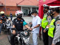 Foto: Masyarakat Kabupaten Malang, saat menggunakan layanan vaksinasi Covid-19 Drive thru.