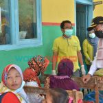 Foto: Bupati Sumenep, Achmad Fauzi, saat peninjauan pelaksanaan vaksinasi massal di Kecamatan/Pulau Giligenting, bersama jajaran Forkopimda.
