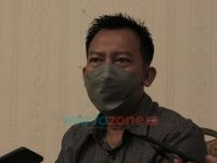 Caption: Katim (Kepala Tim) Asistensi Pok Ahli Saber Pugli Provinsi Jawa Timur, Kompol Beny Elfian Syah, saat dikonfirmasi disela kegiatan Rapat Koordinasi di Aula lantai dua Pendapa Wahwawibawagraha Jember.