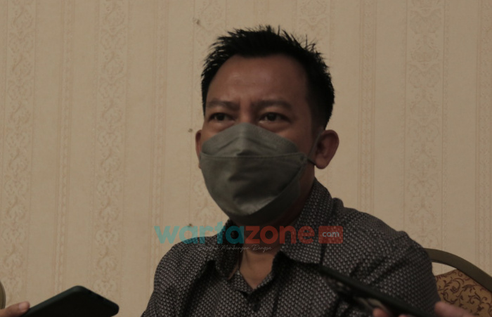 Caption: Katim (Kepala Tim) Asistensi Pok Ahli Saber Pugli Provinsi Jawa Timur, Kompol Beny Elfian Syah, saat dikonfirmasi disela kegiatan Rapat Koordinasi di Aula lantai dua Pendapa Wahwawibawagraha Jember.