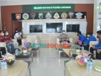 Foto: Audiensi Pergerakan Mahasiswa Islam Indonesia (PMII), dengan Kapolres Lamongan, AKBP Miko Indrayana, bertempat di lobby Mapolres Lamongan.
