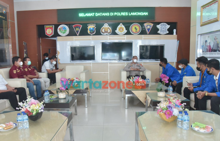 Foto: Audiensi Pergerakan Mahasiswa Islam Indonesia (PMII), dengan Kapolres Lamongan, AKBP Miko Indrayana, bertempat di lobby Mapolres Lamongan.