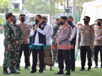 Foto: Panglima TNI dan Kapolri, saat melakukan pengecekan serbuan vaksinasi, khusus untuk pelajar di Surabaya.