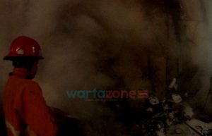 Gudang Distributor Polytron di Jember Terbakar