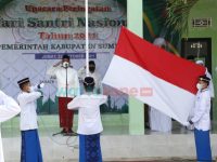 Foto: Bupati Sumenep, Achmad Fauzi, saat memimpin apel Peringatan Hari Santri Nasional (HSN) 2021, di Ponpes Aqidah Usymuni Terate Pandian.
