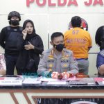 Foto: Polda Jatim, saat menggelar konferensi pers ungkap penipuan seleksi penerimaan Taruna Akpol Tahun 2021.