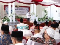 Foto: Bupati Sumenep, Achmad Fauzi, saat menghadiri peresmian masjid Abdullah Syechan Baghraf, di Pondok Pesantren Darut Thoyyibah, Desa Legung Timur, Kecamatan Batang-Batang.