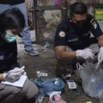 Foto: Satuan Reserse Narkoba Polres Lumajang, saat membongkar rumah tempat produksi narkoba jenis sabu, di Desa Besuk, Kecamatan Tempeh Kabupaten Lumajang.
