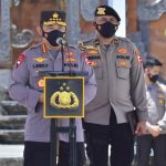 Foto: Kapolri, Jenderal Listyo Sigit Prabowo, saat memimpin Apel gelar pasukan kesiapan penerimaan Wisman di Bandara Internasional I Gusti Ngurah Rai, Bali.