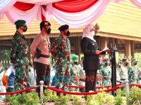 Foto: Forkopimda Jawa Timur, saat menggelar apel pasukan dan peralatan dalam rangka kontijensi kesiapan penanggulangan bencana alam tahun 2021.