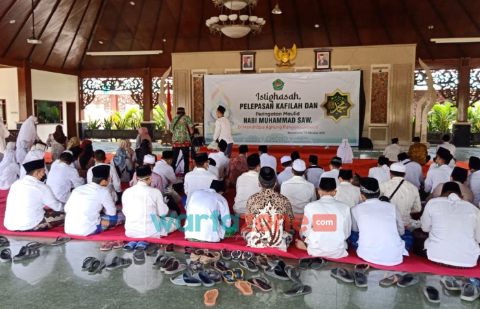 Foto: Acara istighosah dan pelepasan kafilah di Pendopo Agung Mandhapa Ronggosukowati, Kabupaten Pamekasan.