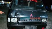 Foto: Penyok, bagian depan mobil pikap L300 usai alami kecelakaan (Foto: Dok. WARTA ZONE)