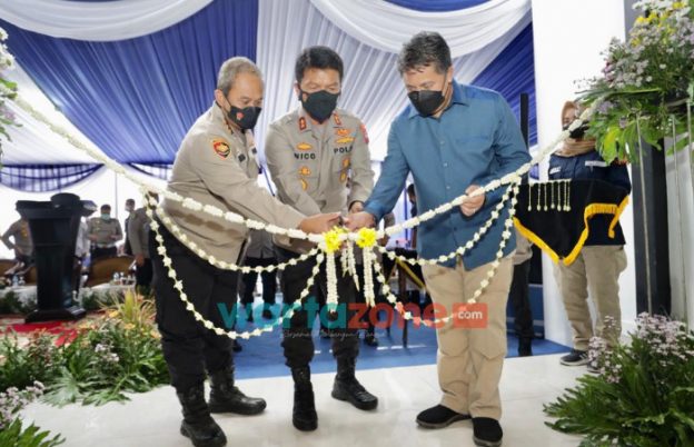 Foto: Polda Jatim, saat meresmikan gedung Siber Ditreskrimsus, untuk menunjang keberhasilan penanganan tindak pidana kejahatan dunia maya.
