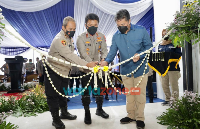 Foto: Polda Jatim, saat meresmikan gedung Siber Ditreskrimsus, untuk menunjang keberhasilan penanganan tindak pidana kejahatan dunia maya.