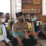 Foto: sejumlah Organisasi Mahasiswa, saat menggelar aksi damai yang dikemas dengan Tausiyah Kebangsaan di Masjid Baiturrahman Polrestabes Surabaya.