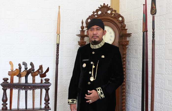 Foto: Bupati Sumenep, Achmad Fauzi, saat mengenakan pakaian adat Keraton Sumenep, dalam rangka menyambut peringatan Hari Jadi ke-752.