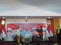 Foto: Bupati Jember, saat menjalin MoU dengan Perpustakaan Indonesia di Hotel Rembangan, Kecamatan Arjasa, Kamis (28/10/2021).