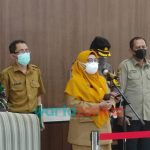 Caption: Tim Satgas Covid-19 Kabupaten Jember saat menggelar rilis di Hall Praja Mukti Pemkab Jember, Senin (1/11/2021) sore.