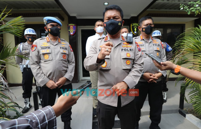 Foto: Kapolda Jatim, Irjen Pol Nico Afinta, memberikan pernyataan tegas bagi anggota yang melakukan pelanggaran.
