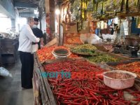Foto: Penjualan cabai ditingkat petani mengalami penurunan harga, Rabu (3/11/2021).