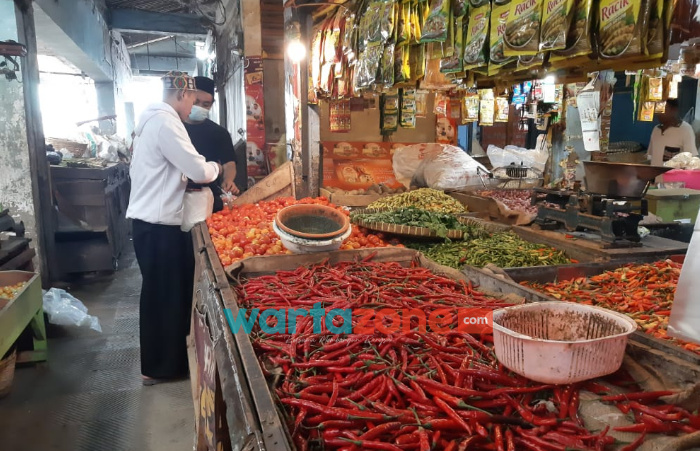 Foto: Penjualan cabai ditingkat petani mengalami penurunan harga, Rabu (3/11/2021).