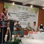 Foto: Bupati Jember Hendy Siswanto saat memberikan sambutan di acara Pelantikan Pengurus DPC Perempuan Tani HKTI Jember, di RM Lestari, Sabtu (6/11/2021) siang.