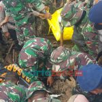 Foto: Forkopimda Kota Batu bersama Tim Tanggap Bencana, saat melaksanakan evakuasi Banjir Bandang di Desa Bulukerjo, Kecamatan Bumiaji, Kota Batu.