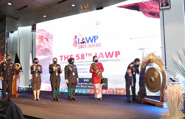 Foto: Kapolri, Jenderal Listyo Sigit Prabowo, saat membuka acara The 58 IAWP Training Conference di Labuan Bajo, Nusa Tenggara Timur (NTT).