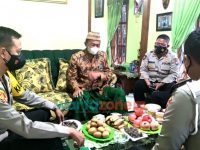 Foto: Kapolres Malang, AKBP R. Bagoes Wibisono, saat menjalin silaturahmi dengan tokoh masyarakat Desa Klepu, Kecamatan Sumbermanjing Wetan.