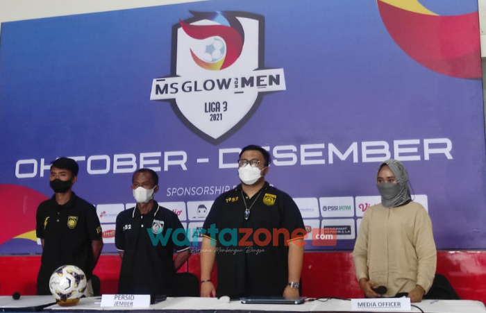 Foto: Match Conference Grup J liga 3 Zona Jawa Timur di Gedung HSC, Jalan Kasuari, Kelurahan Slawu, Kecamatan Patrang, Selasa (9/10/2021) siang.