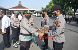 Berprestasi, Hantarkan Puluhan Anggota Raih Penghargaan dari Kapolres Pasuruan Kota
