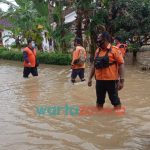 Caption: Update kondisi banjir di wilayah Kecamatan Tanggul Jember, Kamis (11/11/2021) siang.