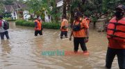 Caption: Update kondisi banjir di wilayah Kecamatan Tanggul Jember, Kamis (11/11/2021) siang.