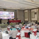 Foto: Kapolda Jawa Timur, Irjen Pol Nico Afinta, saat membuka kegiatan Analisa dan Evaluasi (Anev) Situasi Keamanan dan Ketertiban Masyarakat (Sitkamtibmas) tahun 2021, serta persiapan jelang perayaan Natal dan Tahun baru 2022.