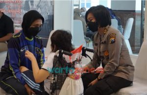 Polda Jatim Terus Berikan Dukungan Psikososial, Anak-anak Korban Covid-19 dan Penyandang Disabilitas