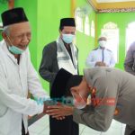 Foto: Kapolresta Mojokerto, AKBP Rofiq Ripto Himawan, saat melaksanakan safari Jumat di Masjid Al-Barokah di Dusun Kendalsari, Desa Balongsari, Kecamatan Gedeg.