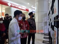 Foto: Wagub Emil Elestiano Dardak bersama Bupati Jember Hendy Siswanto dan Wabup Muhammad Balya Firjaun Barlaman (Gus Firjaun), saat meninjau Gelar Karya MJC (Millenial Job Center) di Lippo Plaza Jember.