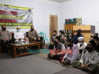 Foto: Kabid Dokkes Polda Jatim, KBP Erwin Zainul Hakim, saat melaksanakan kegiatan Bakti Sosial di Panti Asuhan Ar-Ridlwan Desa Mojorejo, Kecamatan Junrejo, Kota Batu.