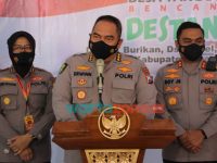 Foto: Kabiddokkes Polda Jatim, Kombes Pol dr. Erwinn Zainul Hakim, saat saat menggelar pelatihan kesiapsiagaan bencana.