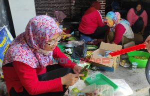 Peduli Warga Terdampak Banjir, Kades Semboro Jember Dirikan Dapur Umum