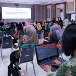 Foto: Bhayangkari Jawa Timur, Ully Nico Afinta, saat menggelar Sosialisasi dan Pelatihan Aplikasi Balanjha.com, di Gedung Mahameru, Mapolda Jatim.