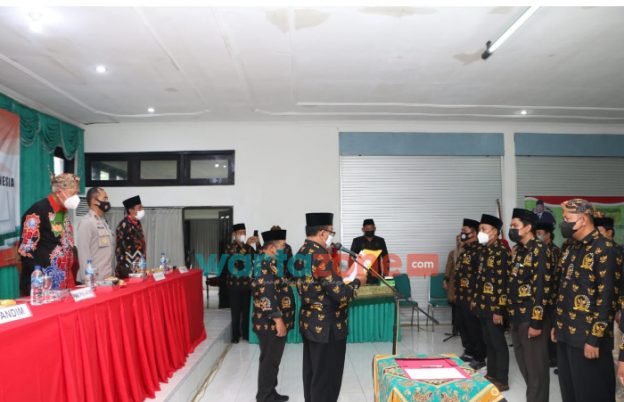 Foto: Prosesi pelantikan pengurus PABPDSI Kabupaten Sumenep, dihadiri Plt Asisten pemerintahan dan Kesra Setdakab Sumenep, H. Ahmad Masuni, bertempat di aula TP PKK, area Rumah Dinas Bupati.