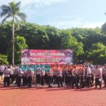 Foto: Polres Sumenep, saat menggelar apel Pergeseran Pasukan (Serpas) dalam rangka pengamanan tahap pemungutan dan penghitungan suara Pilkades serentak 2021.