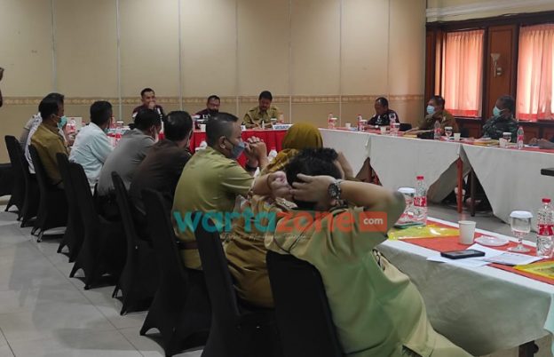 Foto: Kantor Imigrasi Kelas 1 Jember, saat melakukan rapat koordinasi Tim Pengawasan Orang Asing (Pora) di Aula Hotel Luminor Jember.