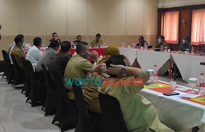 Foto: Kantor Imigrasi Kelas 1 Jember, saat melakukan rapat koordinasi Tim Pengawasan Orang Asing (Pora) di Aula Hotel Luminor Jember.
