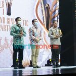 Foto: Polresta Sidoarjo, saat menerima penghargaan Indonesia Award 2021, untuk Kategori Penanganan Sosial di tengah Pandemi Covid-19 dari iNews (MNC Group).