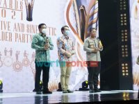 Foto: Polresta Sidoarjo, saat menerima penghargaan Indonesia Award 2021, untuk Kategori Penanganan Sosial di tengah Pandemi Covid-19 dari iNews (MNC Group).