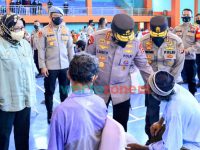 Foto: Kapolri Jenderal Listyo Sigit Prabowo, saat meninjau pelaksanaan 'Vaksinasi Serentak Indonesia' di Pusat Pengembangan (Pusbang) SDM Perhubungan, Kabupaten Bogor, Jawa Barat.