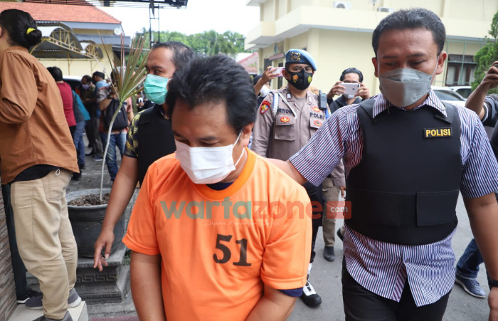 Foto: M. Nasir, tersangka penipuan ibadah umroh dengan biaya murah dan kegiatan usaha investasi bodong. Total kerugian dalam kasus ini mencapai Rp 1,5 Milyar.